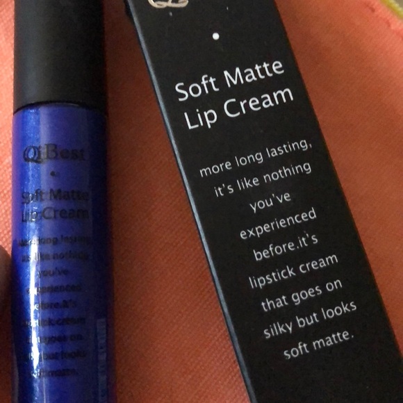 dark blue matte lip color - Picture 2 of 4